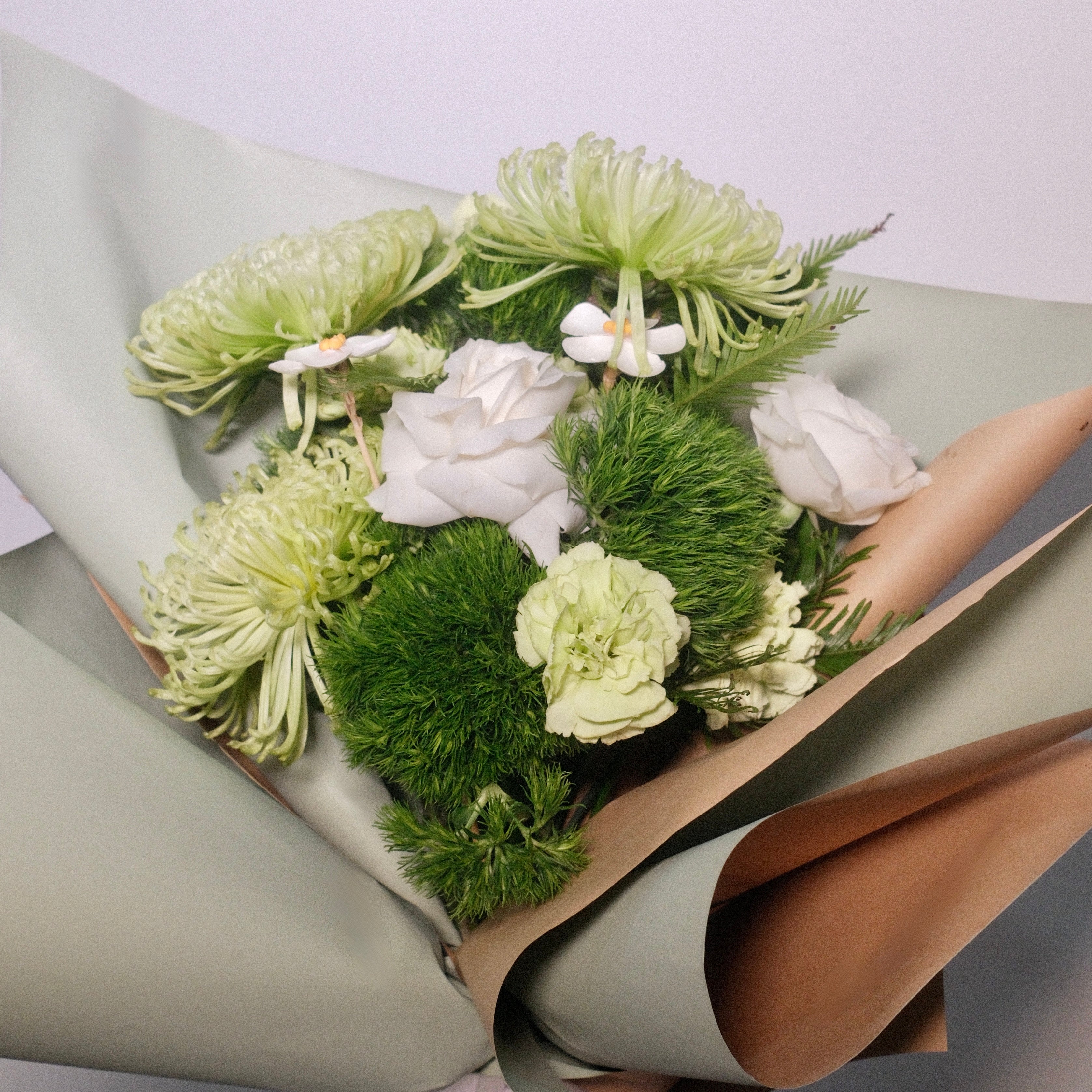 Gift the Wakaba (若葉) Graduation Bouquet – crisp white & lush green blooms perfect for graduation, spring celebrations, and congratulating achievements, by Hanaya Flora, based in Sydney.